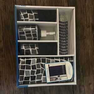 Navy Blue & White/Gray/Silver Bath Set